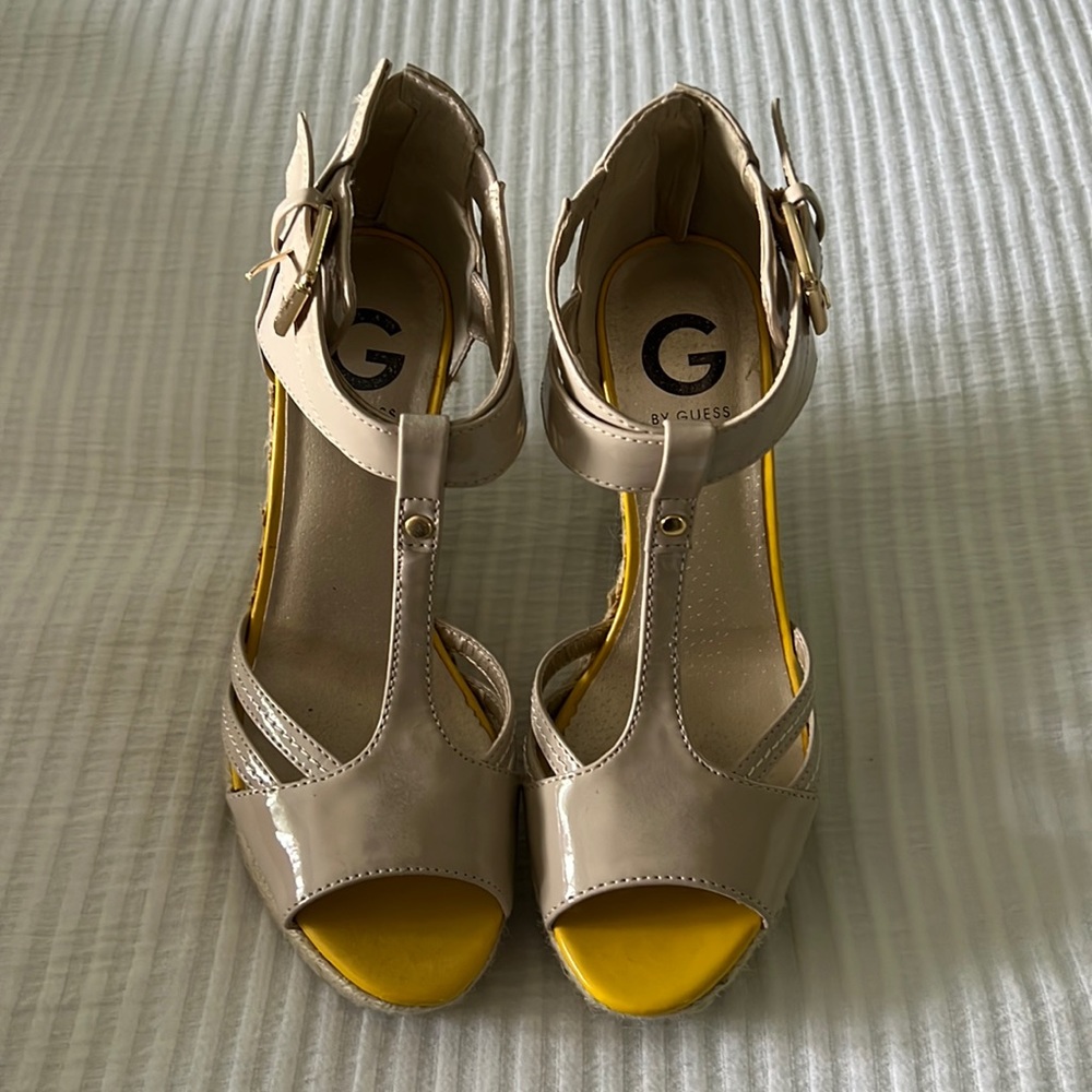 Guess wedge